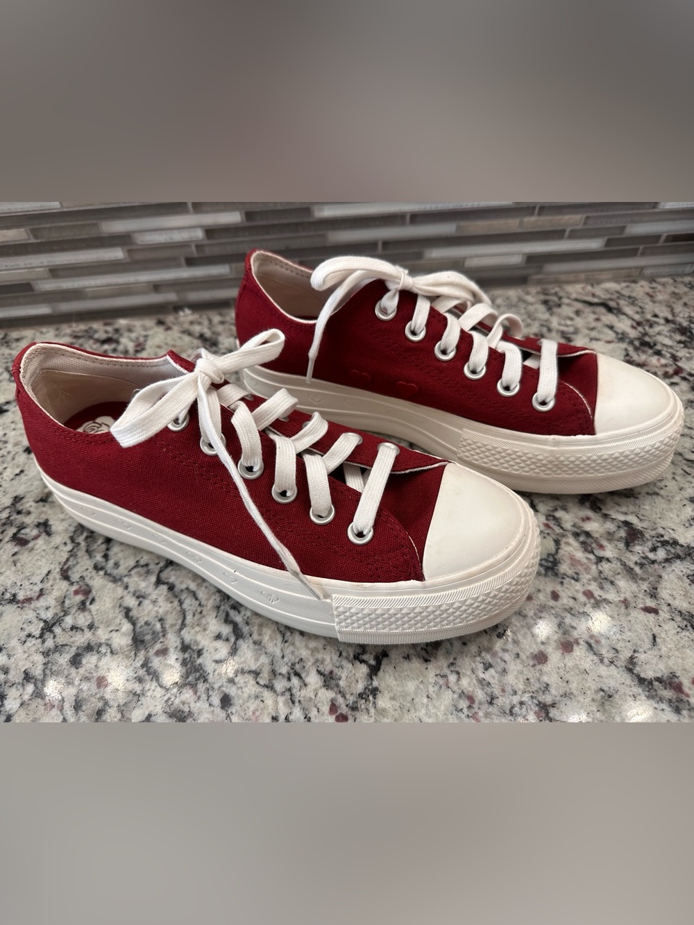Converse A13653C All Star Valentines Day Womens Sneakers Dark Red US 7 Like New
